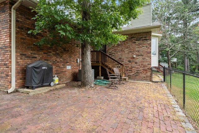 139 Holiday Island Drive, Holiday Island, AR 72631