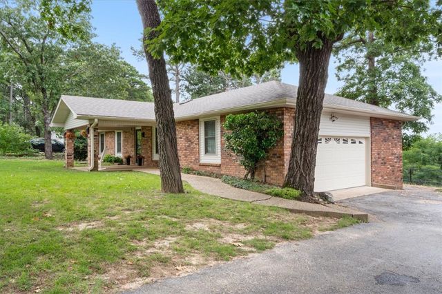 139 Holiday Island Drive, Holiday Island, AR 72631