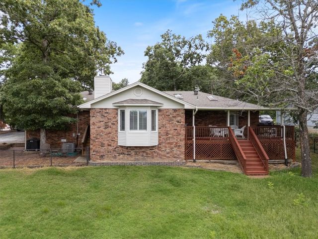 139 Holiday Island Drive, Holiday Island, AR 72631