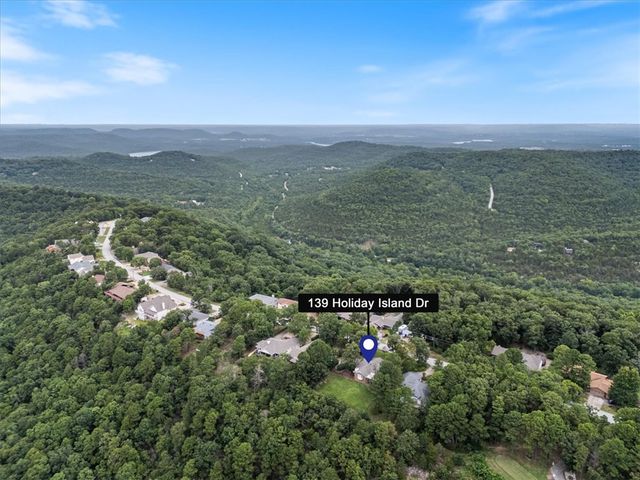 139 Holiday Island Drive, Holiday Island, AR 72631