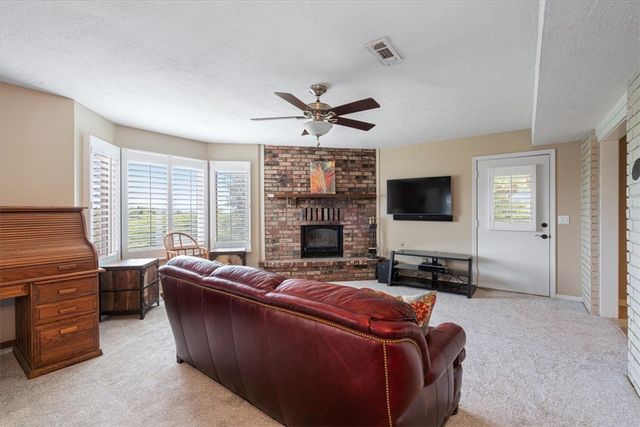 139 Holiday Island Drive, Holiday Island, AR 72631