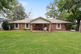 139 Holiday Island Drive, Holiday Island, AR 72631
