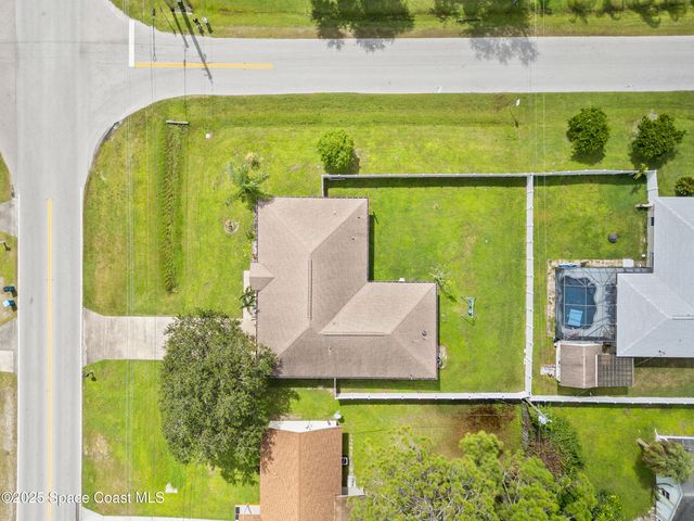940 Jupiter Boulevard NW, Palm Bay, FL 32907