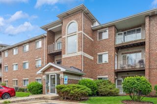 881 N Swift Road 106, Addison, IL 60101