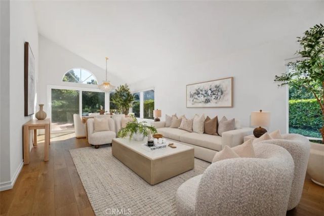 2 MIRADOR, Irvine, CA 92612