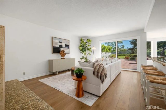 2 MIRADOR, Irvine, CA 92612