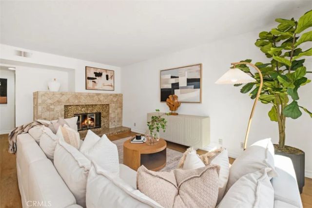 2 MIRADOR, Irvine, CA 92612