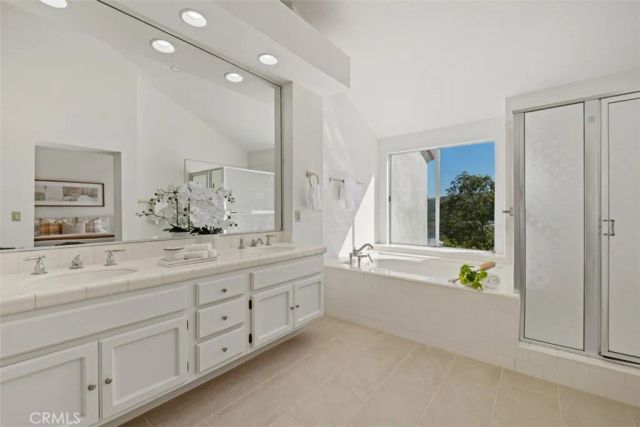 2 MIRADOR, Irvine, CA 92612