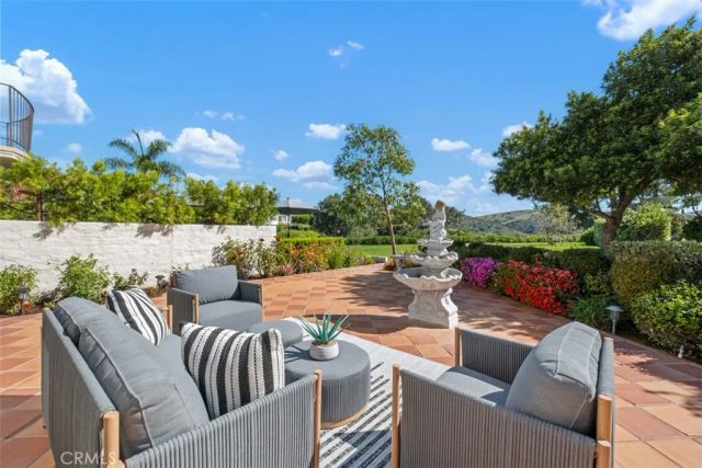 2 MIRADOR, Irvine, CA 92612