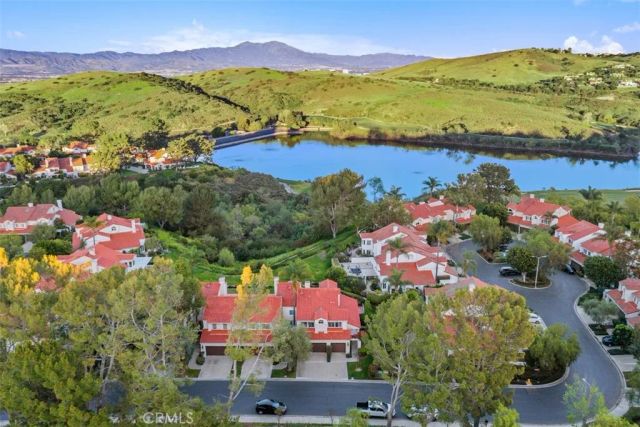 2 MIRADOR, Irvine, CA 92612