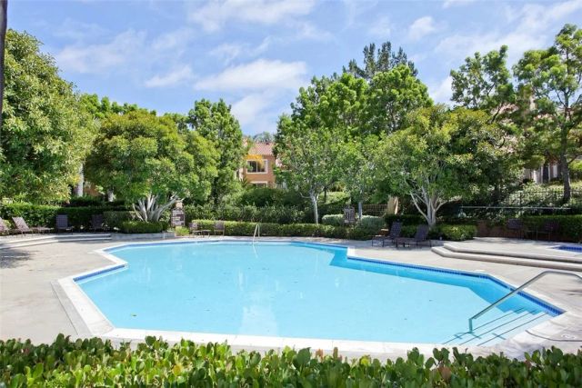 2 MIRADOR, Irvine, CA 92612