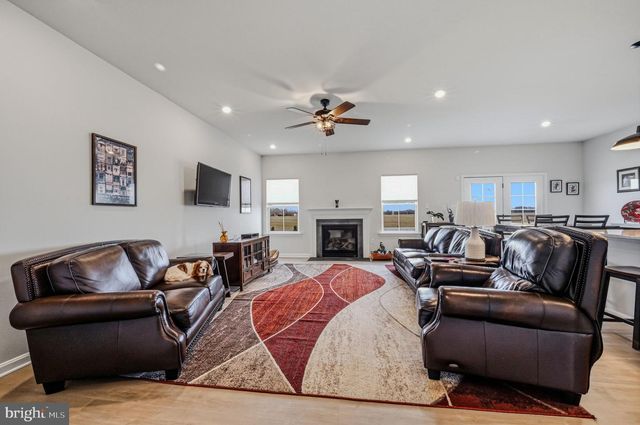 130 PONTOON DR, Felton, DE 19943