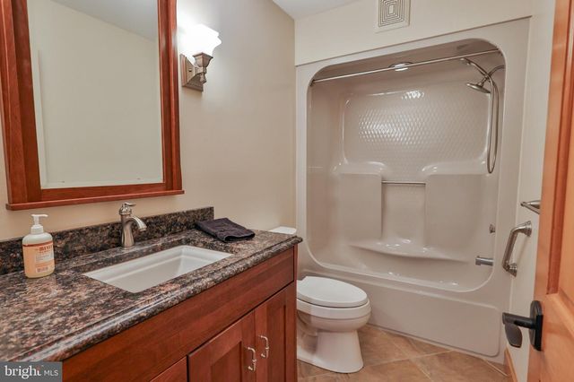 2159 QUARRY RD, Coopersburg, PA 18036