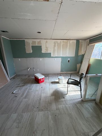 2408 Skylark Drive, Arlington, TX 76010