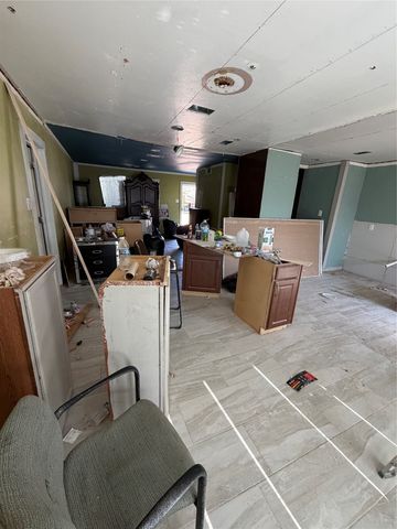 2408 Skylark Drive, Arlington, TX 76010