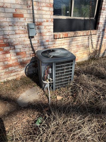 2408 Skylark Drive, Arlington, TX 76010