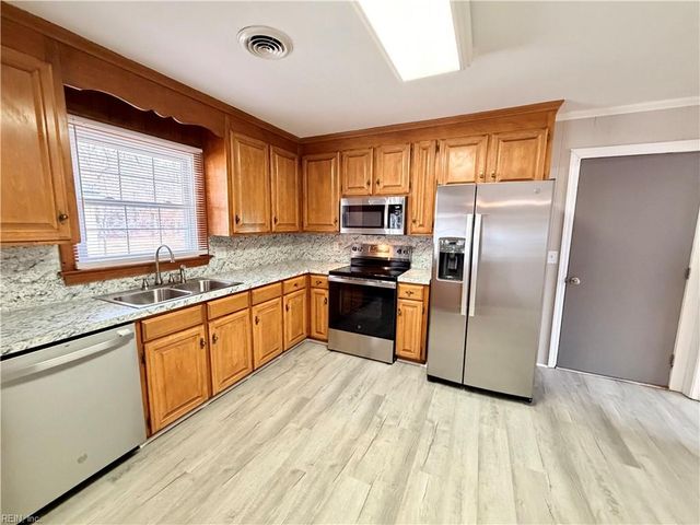 672 Turlington RD, Suffolk, VA 23434