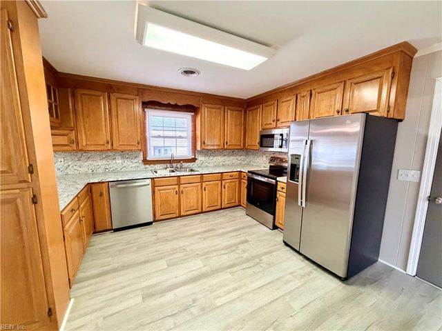 672 Turlington RD, Suffolk, VA 23434