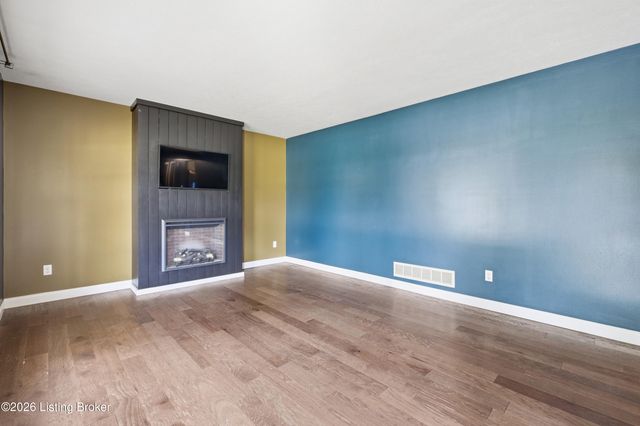 6502 Cady Dr, Louisville, KY 40258