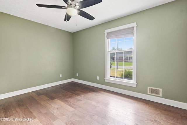 6502 Cady Dr, Louisville, KY 40258