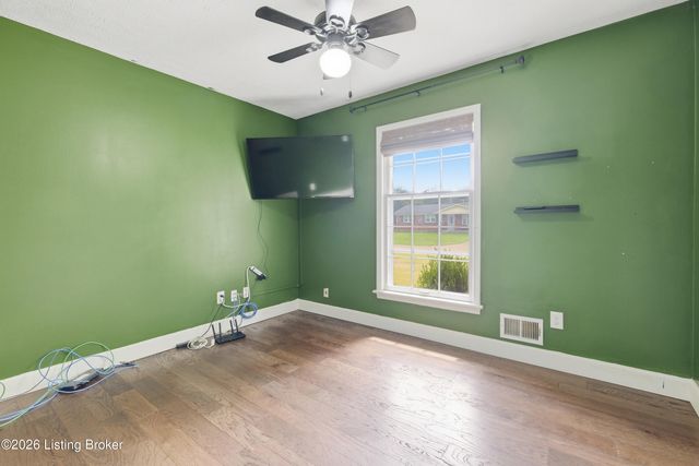 6502 Cady Dr, Louisville, KY 40258