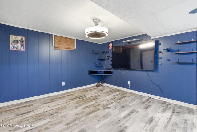 6502 Cady Dr, Louisville, KY 40258