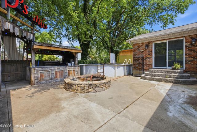 6502 Cady Dr, Louisville, KY 40258