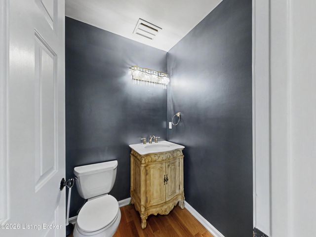10704 High Grove Pl, Louisville, KY 40223