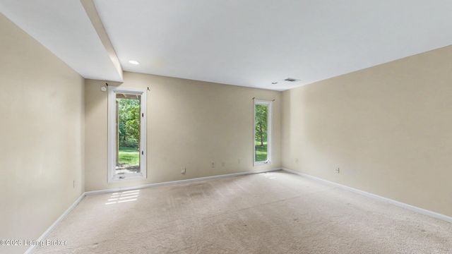 10704 High Grove Pl, Louisville, KY 40223