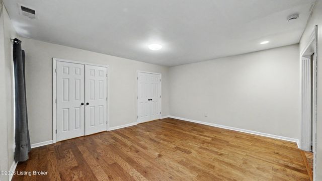 10704 High Grove Pl, Louisville, KY 40223