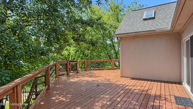 10704 High Grove Pl, Louisville, KY 40223