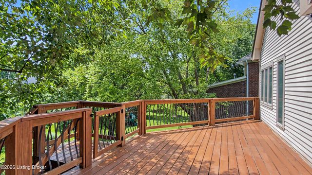 10704 High Grove Pl, Louisville, KY 40223