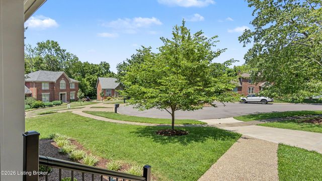 10704 High Grove Pl, Louisville, KY 40223