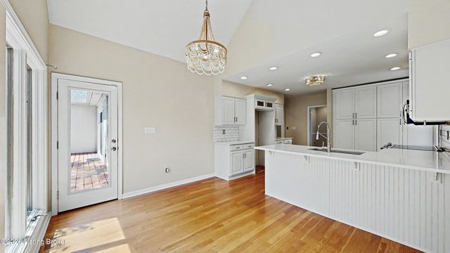 10704 High Grove Pl, Louisville, KY 40223
