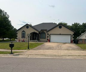 113 DAYSPRING DR, Columbia, MO 65203