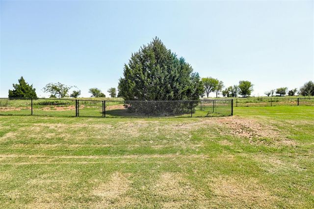 2155 Hux Drive, Blanchard, OK 73010