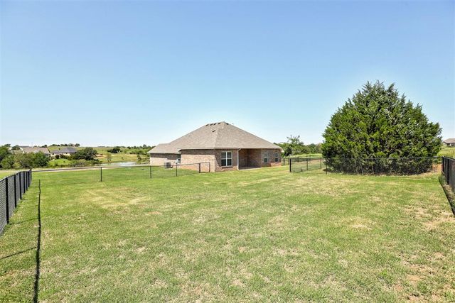 2155 Hux Drive, Blanchard, OK 73010