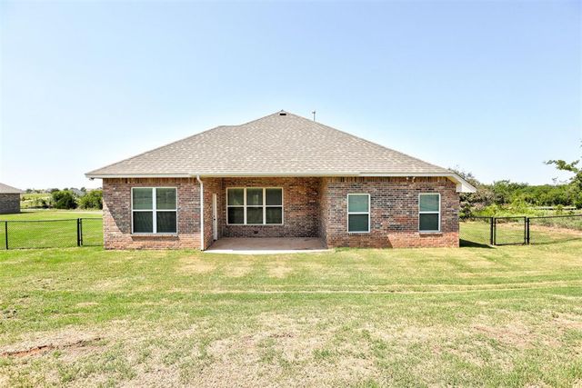 2155 Hux Drive, Blanchard, OK 73010