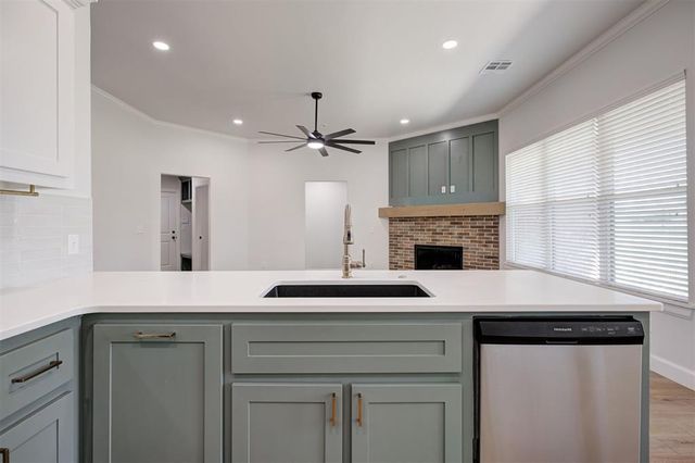 2155 Hux Drive, Blanchard, OK 73010