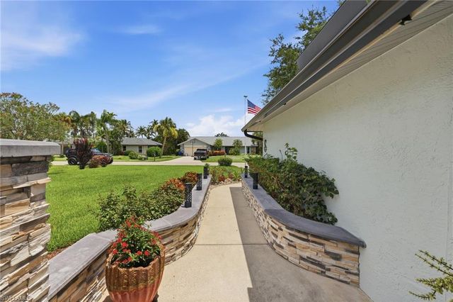 6037 Birnam Wood LN, Fort Myers, FL 33908