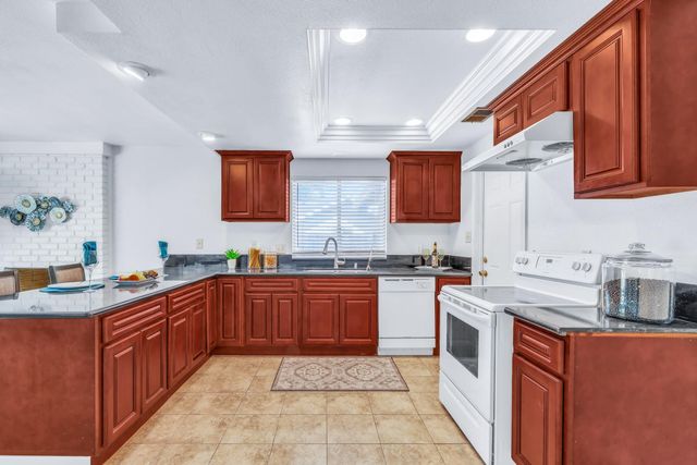 7640 Tattershall Way, Sacramento, CA 95823
