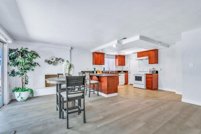 7640 Tattershall Way, Sacramento, CA 95823