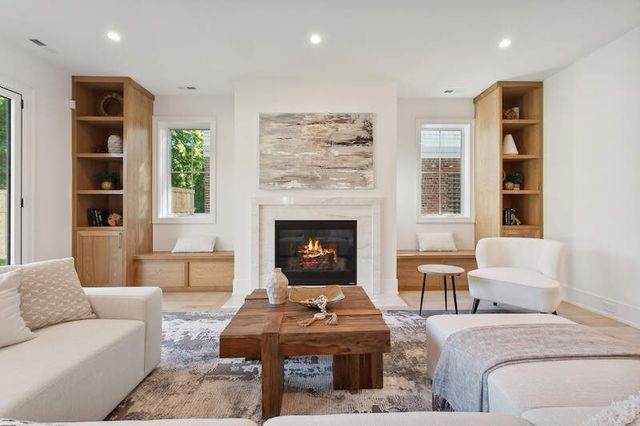 1209 Maple Avenue, Wilmette, IL 60091