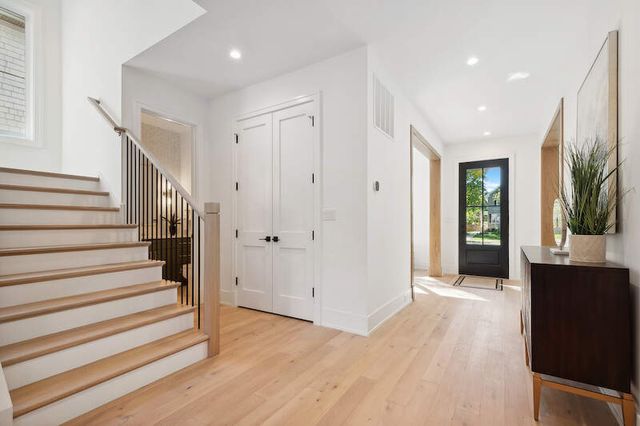 1209 Maple Avenue, Wilmette, IL 60091