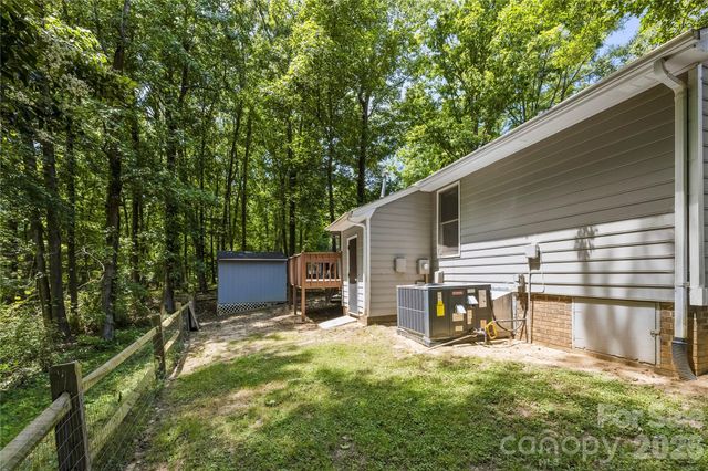 8200 Chrisbry Lane, Charlotte, NC 28215