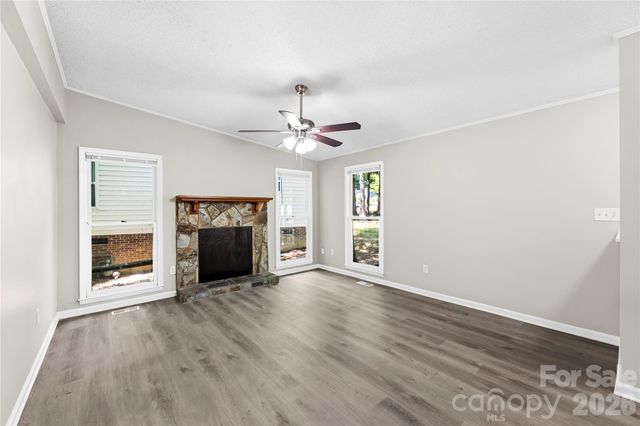 8200 Chrisbry Lane, Charlotte, NC 28215