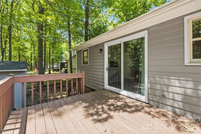8200 Chrisbry Lane, Charlotte, NC 28215