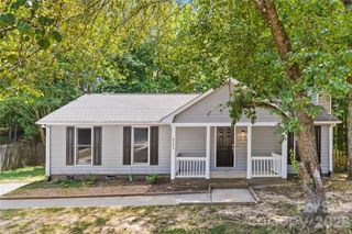 8200 Chrisbry Lane, Charlotte, NC 28215