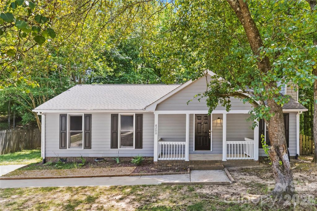 8200 Chrisbry Lane, Charlotte, NC 28215