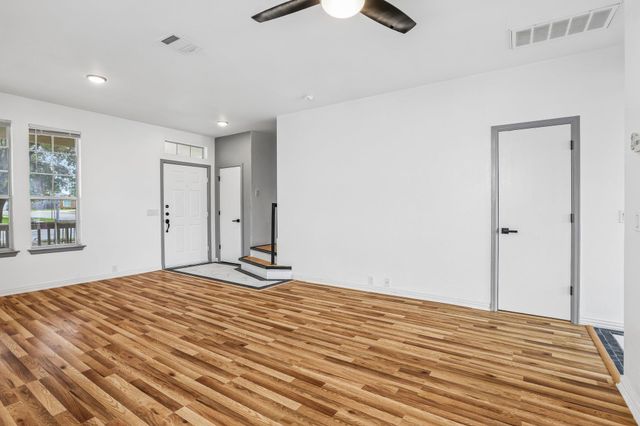 18736 Imperial Eagle LN, Elgin, TX 78621